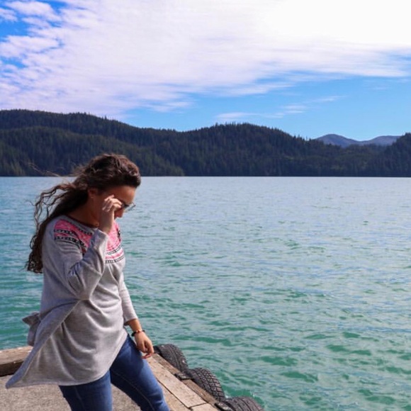 Meet your Posher, Rebeka - Picture 1 of 1